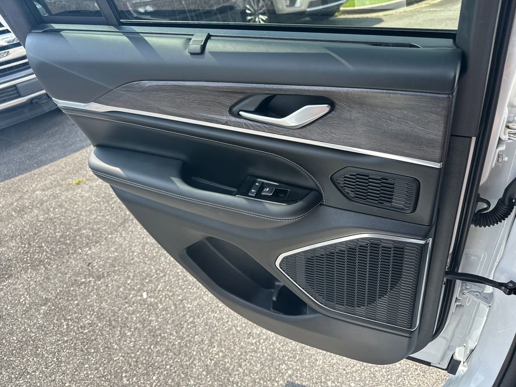2023 Jeep Grand Cherokee Overland - Photo 22