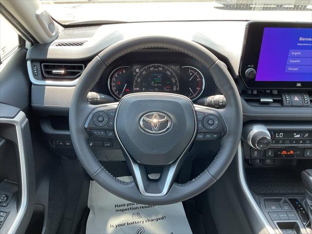 Certified Used 2023 PLATINUM WHITE PEARL MC. Toyota  image 18