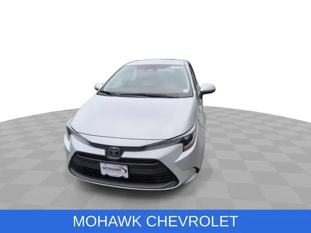 Used 2024 Silver Toyota LE image 3