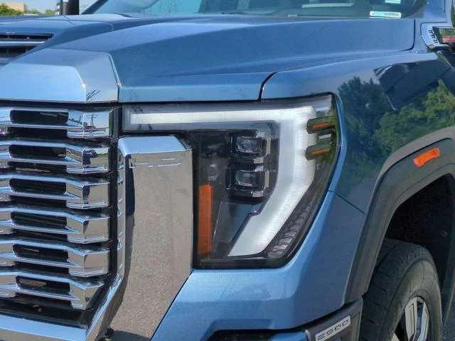 Used 2024 Blue GMC Denali image 9