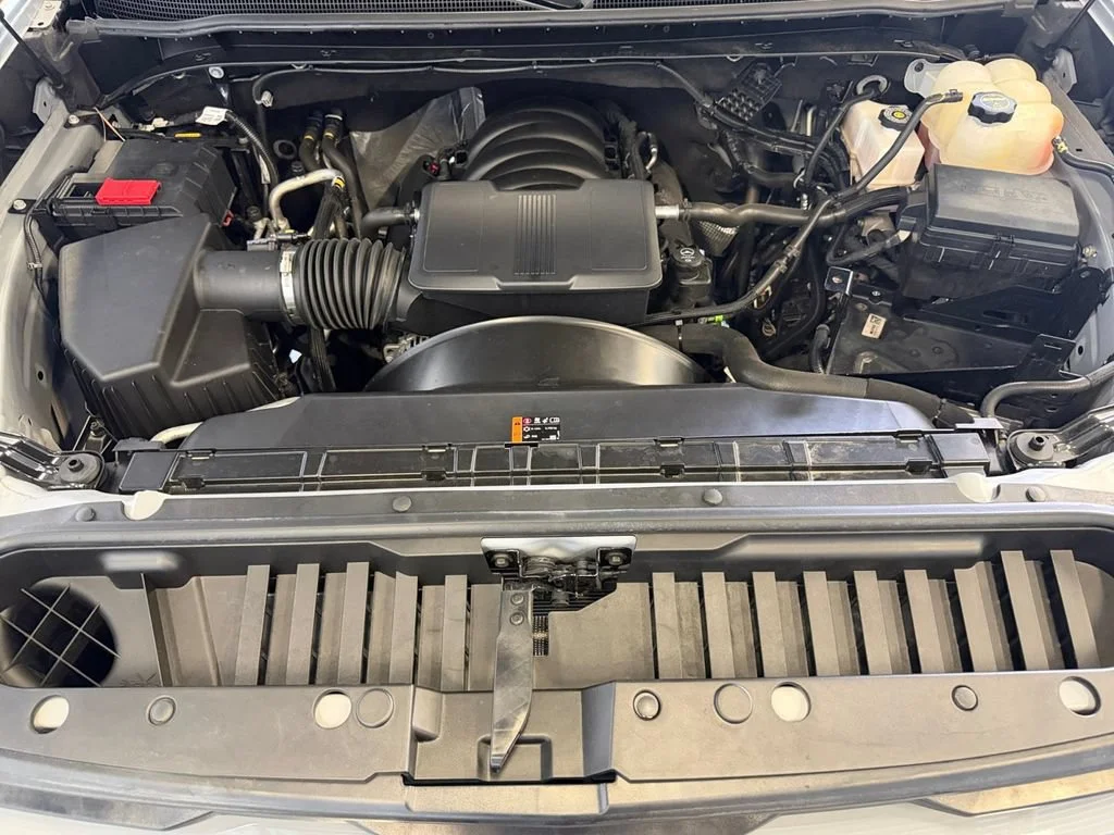 Used 2025 Slate Gray Metallic Chevrolet Custom image 14