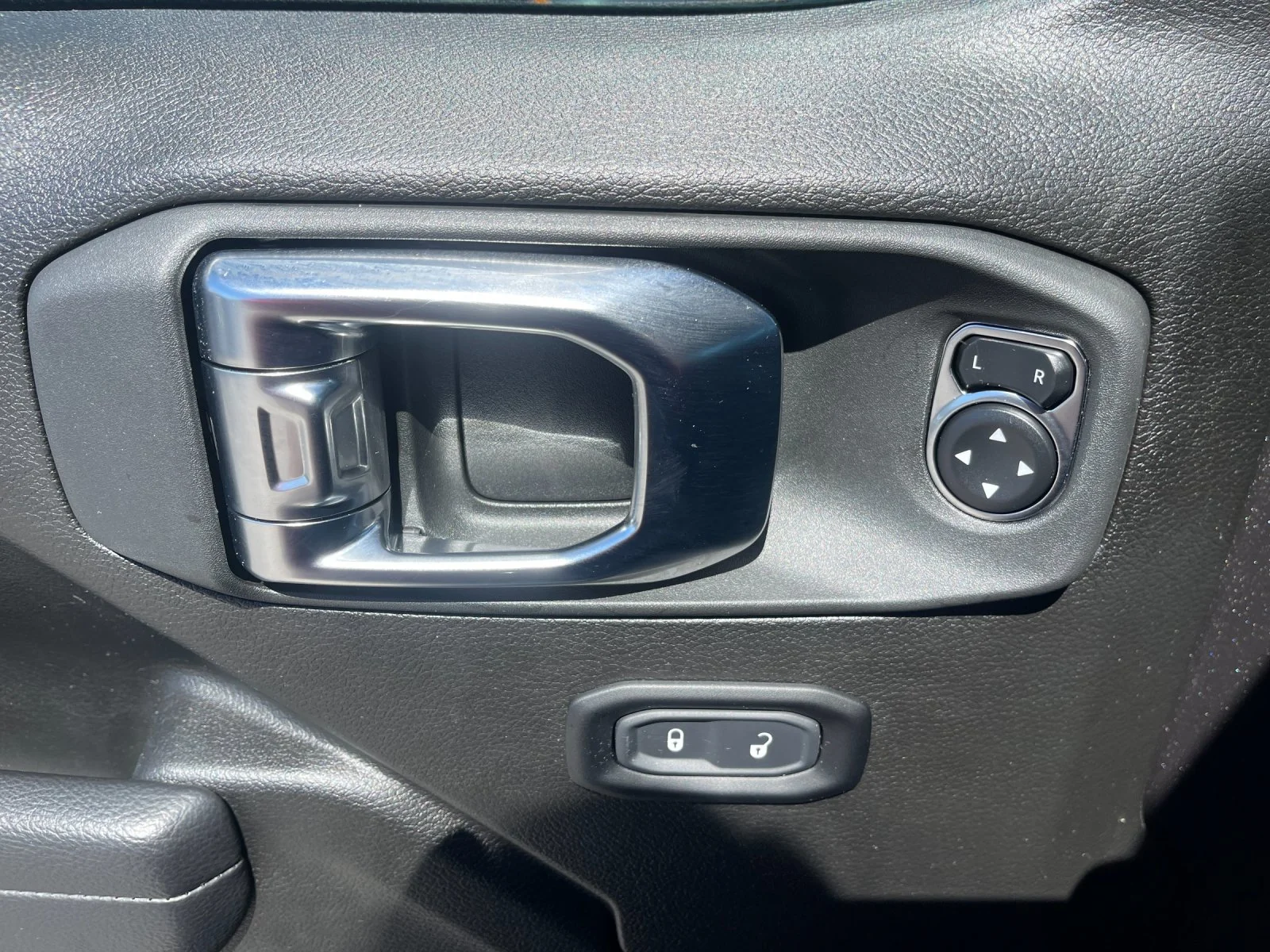 Used 2025 Gray Jeep Rubicon image 13