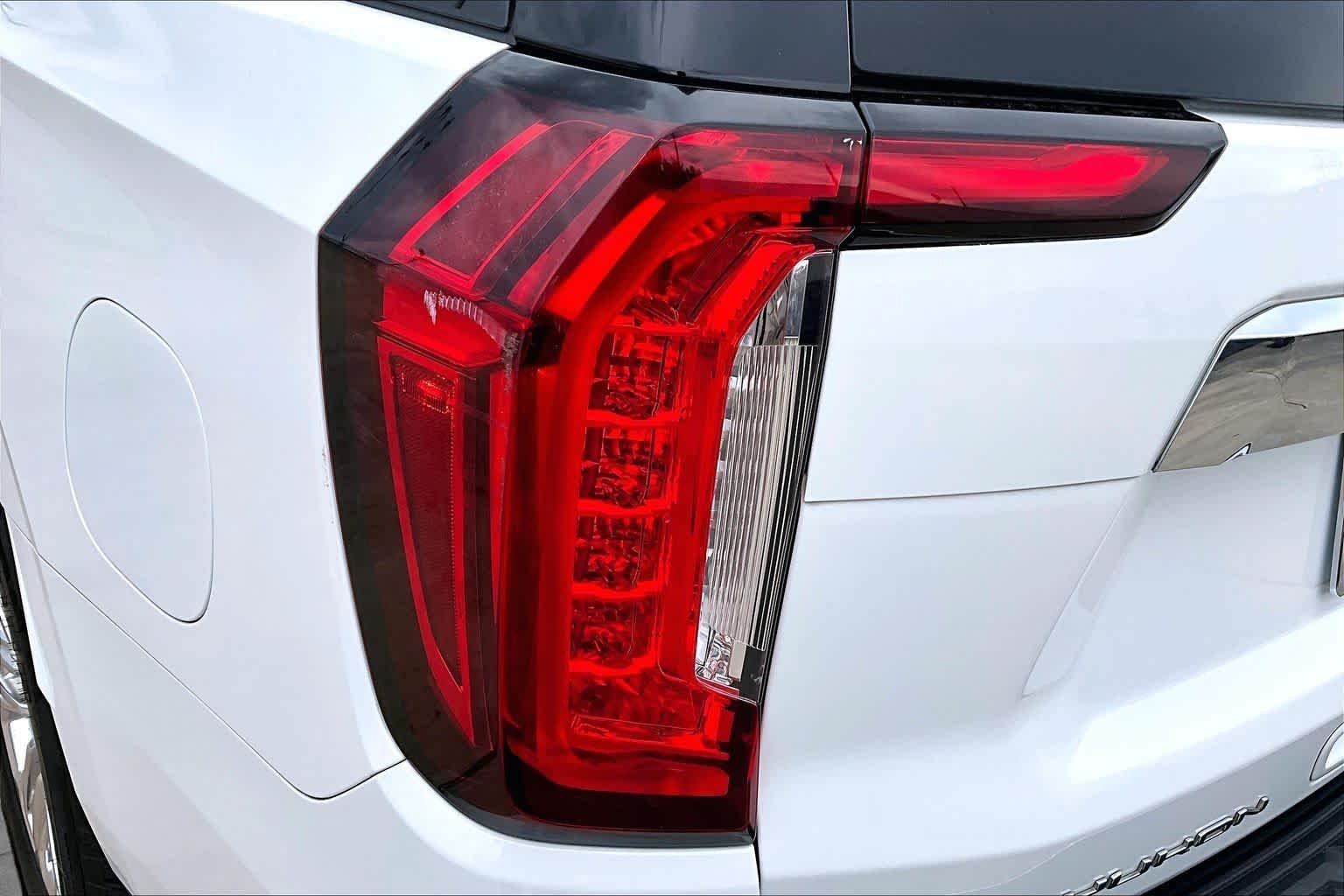 Used 2023 Summit White GMC SLT image 29