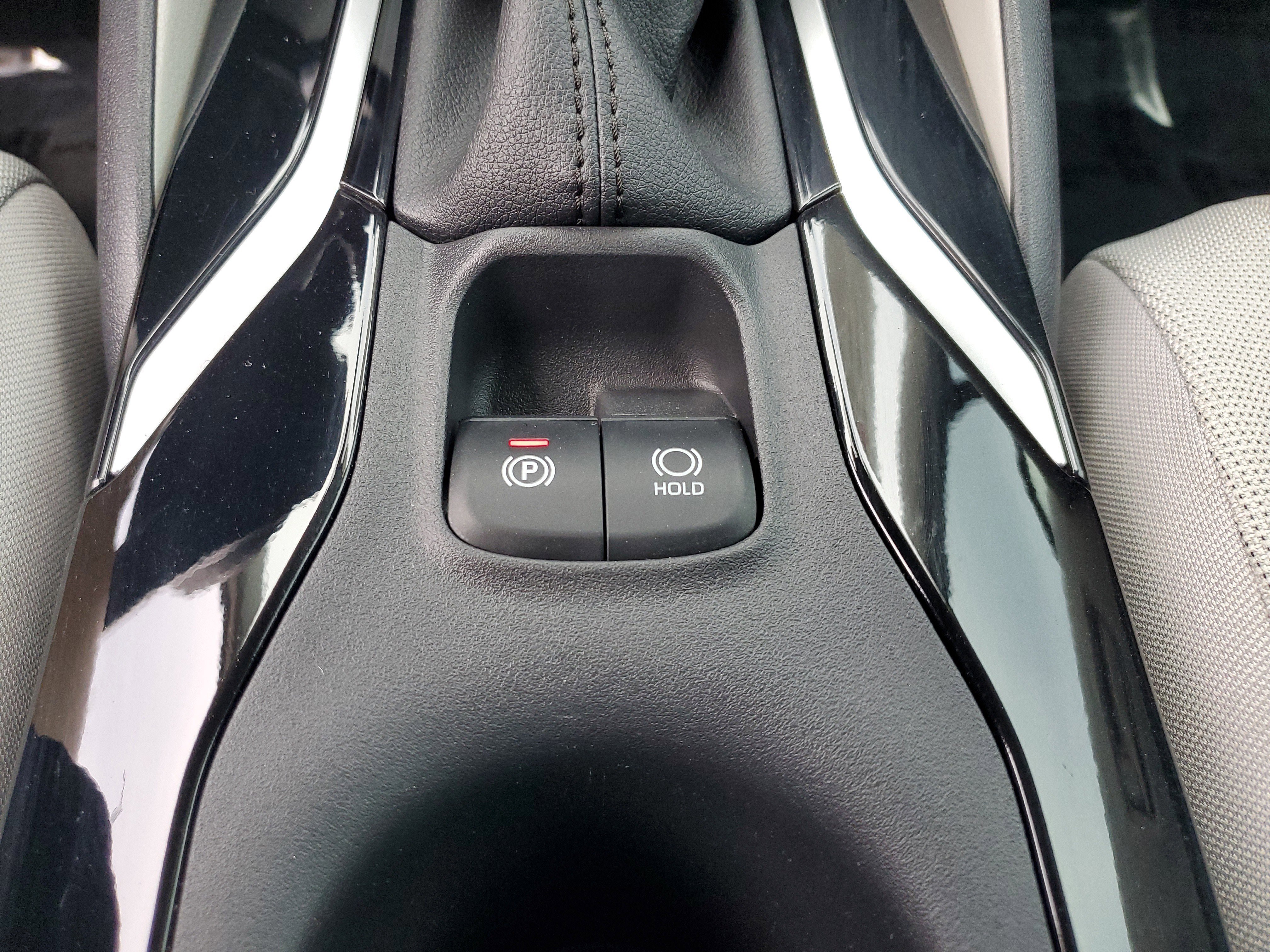 Used 2022  Toyota LE image 28