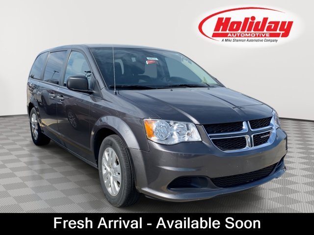 Used 2020 Granite Pearlcoat Dodge SE image 1