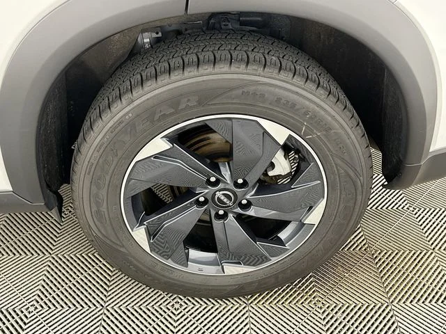 Certified Pre-Owned 2024 Nissan Rogue SV