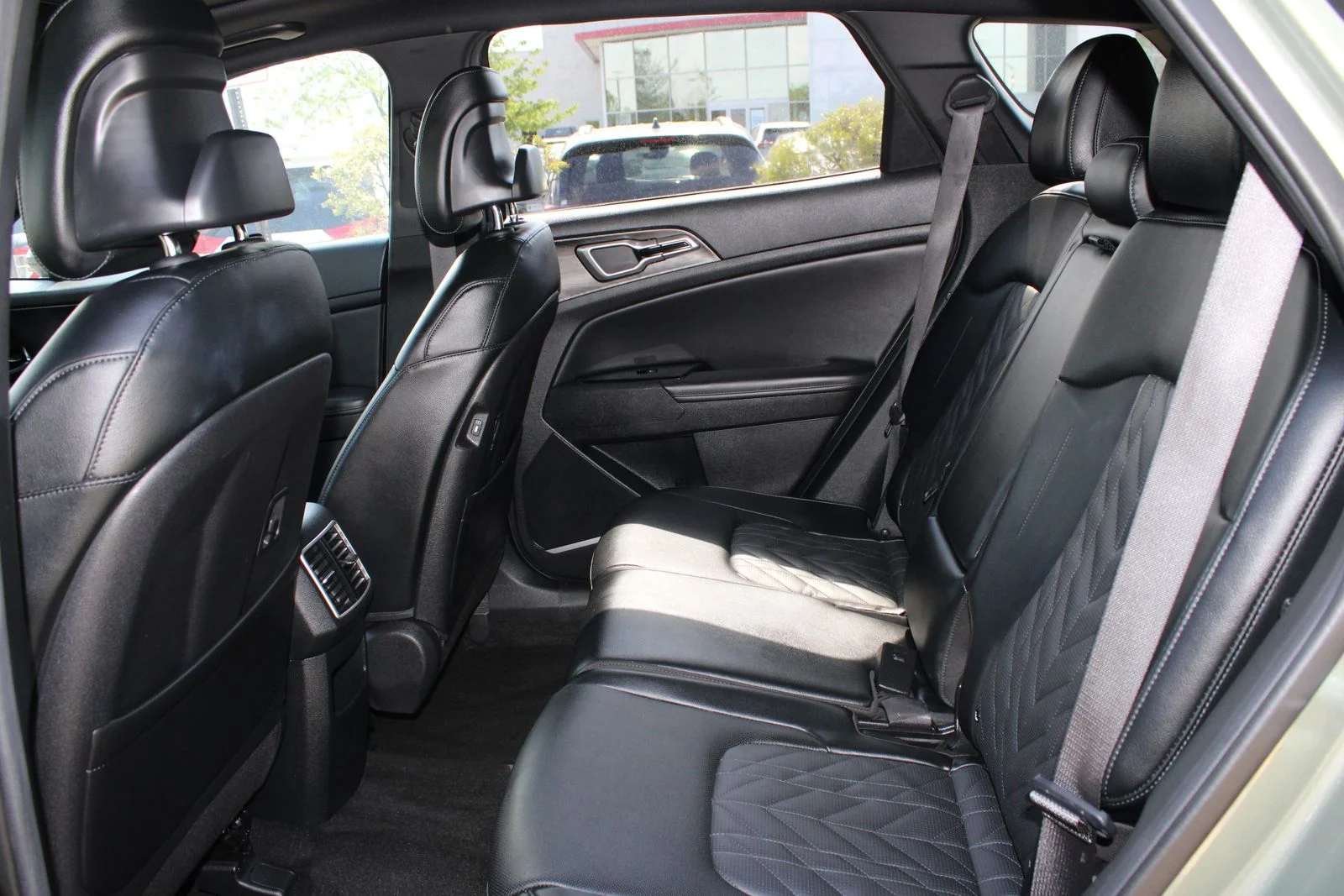 Used 2023 Green Kia X-Line image 7