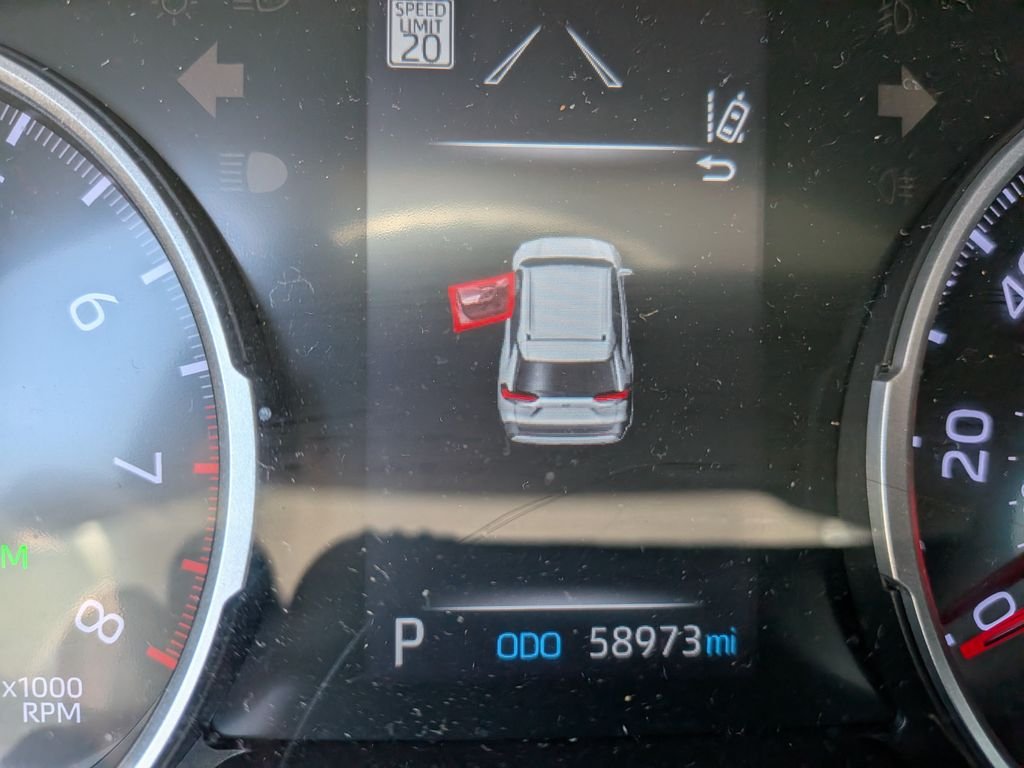 Used 2021 Silver Toyota XLE image 17