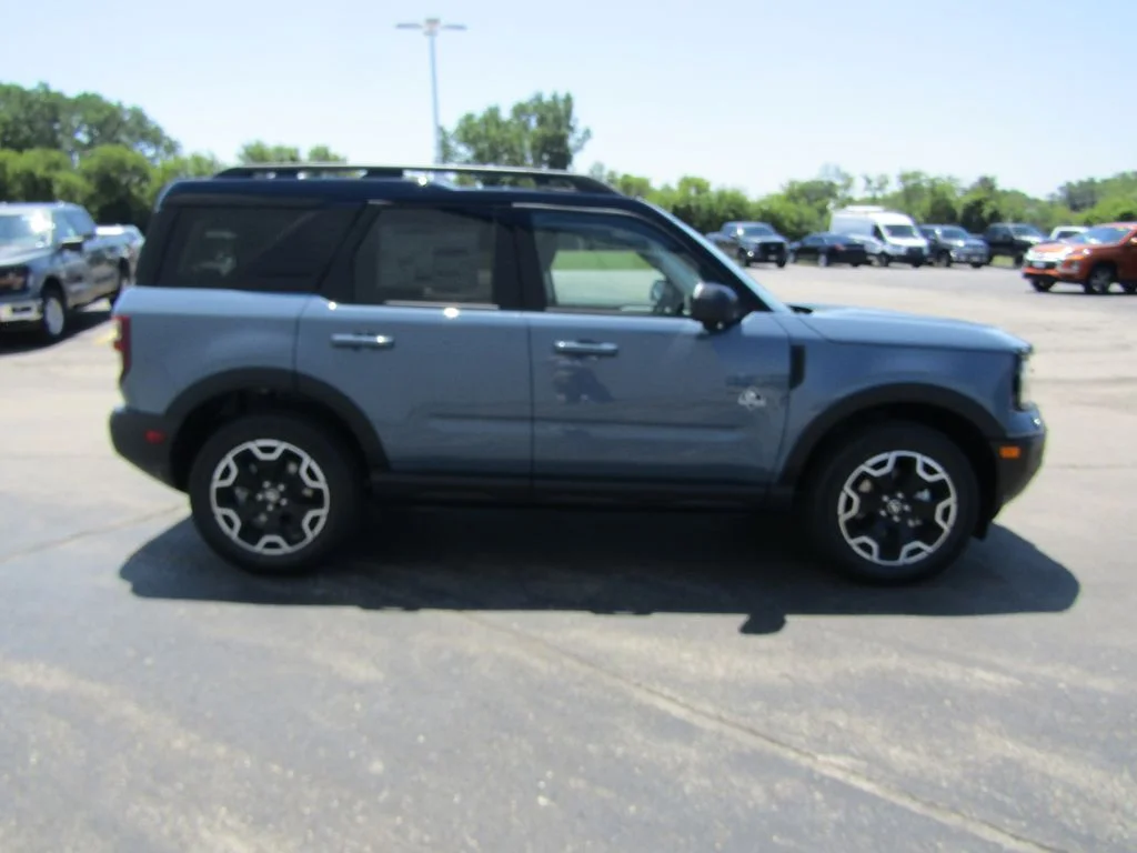 New 2026 Azure Gray Metallic Tri-Coat Ford Outer Banks® image 9