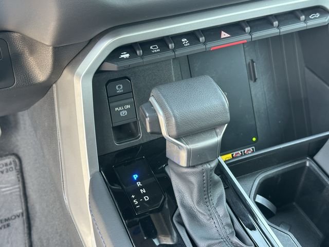 Certified Used 2025  Toyota Platinum image 19