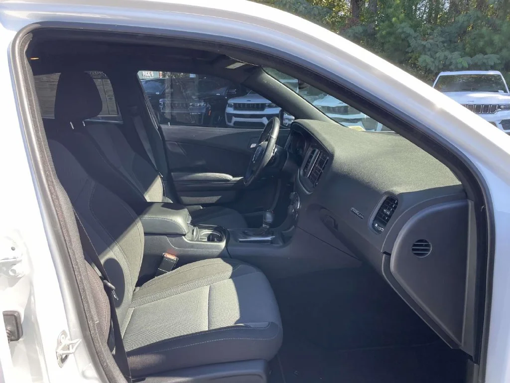 Used 2021 White Dodge SXT image 15