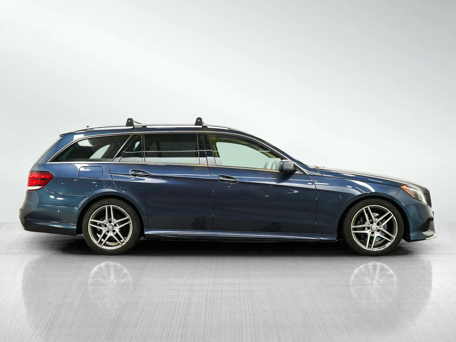 Used 2016 Indigo Blue Metallic Mercedes-Benz 4dr Wgn E 350 Sport 4MATIC® image 7