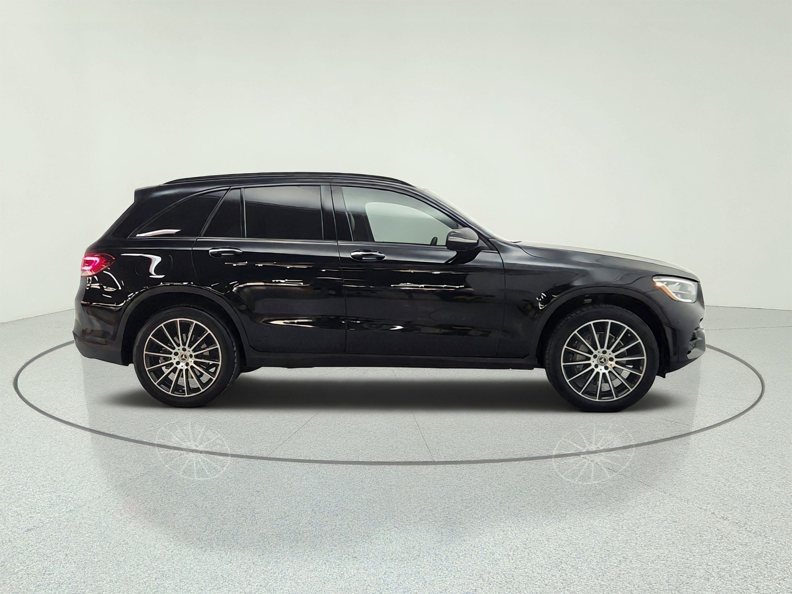 Used 2021 Black Mercedes-Benz GLC 300 SUV image 4