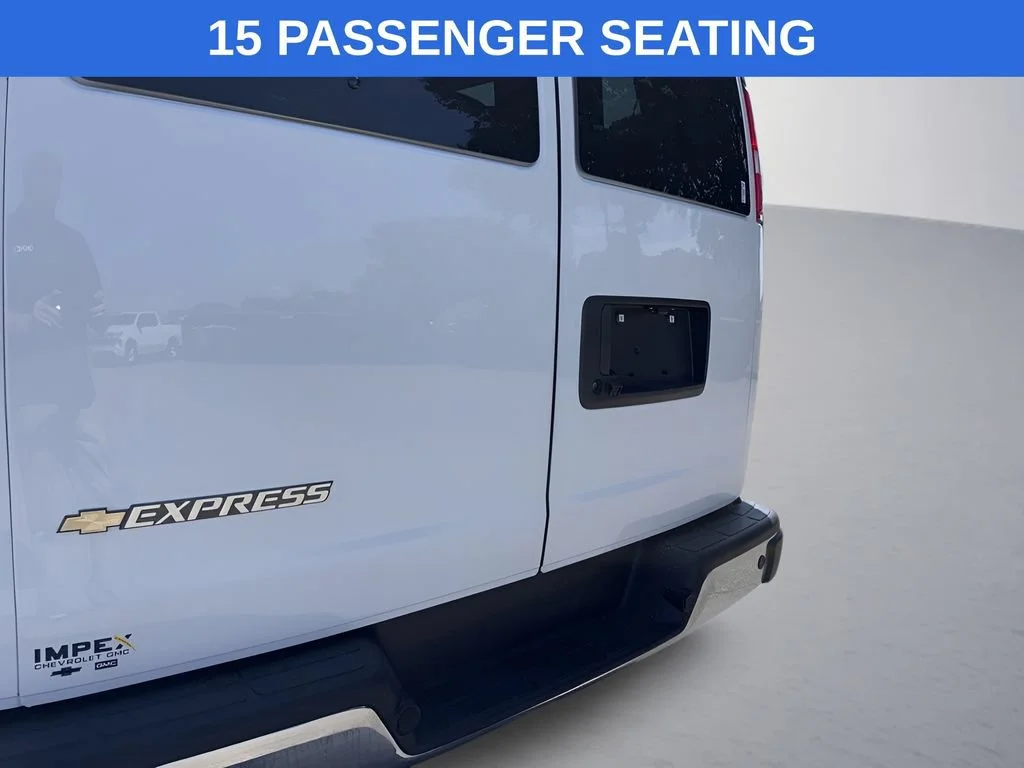 Used 2025 Summit White Chevrolet 1LT image 26