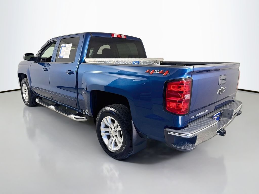 Used 2018 Deep Ocean Blue Metallic Chevrolet LT image 10