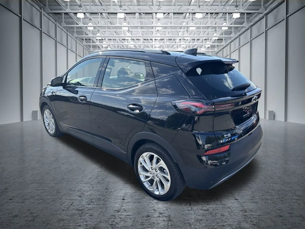Used 2023 Black Chevrolet LT image 3