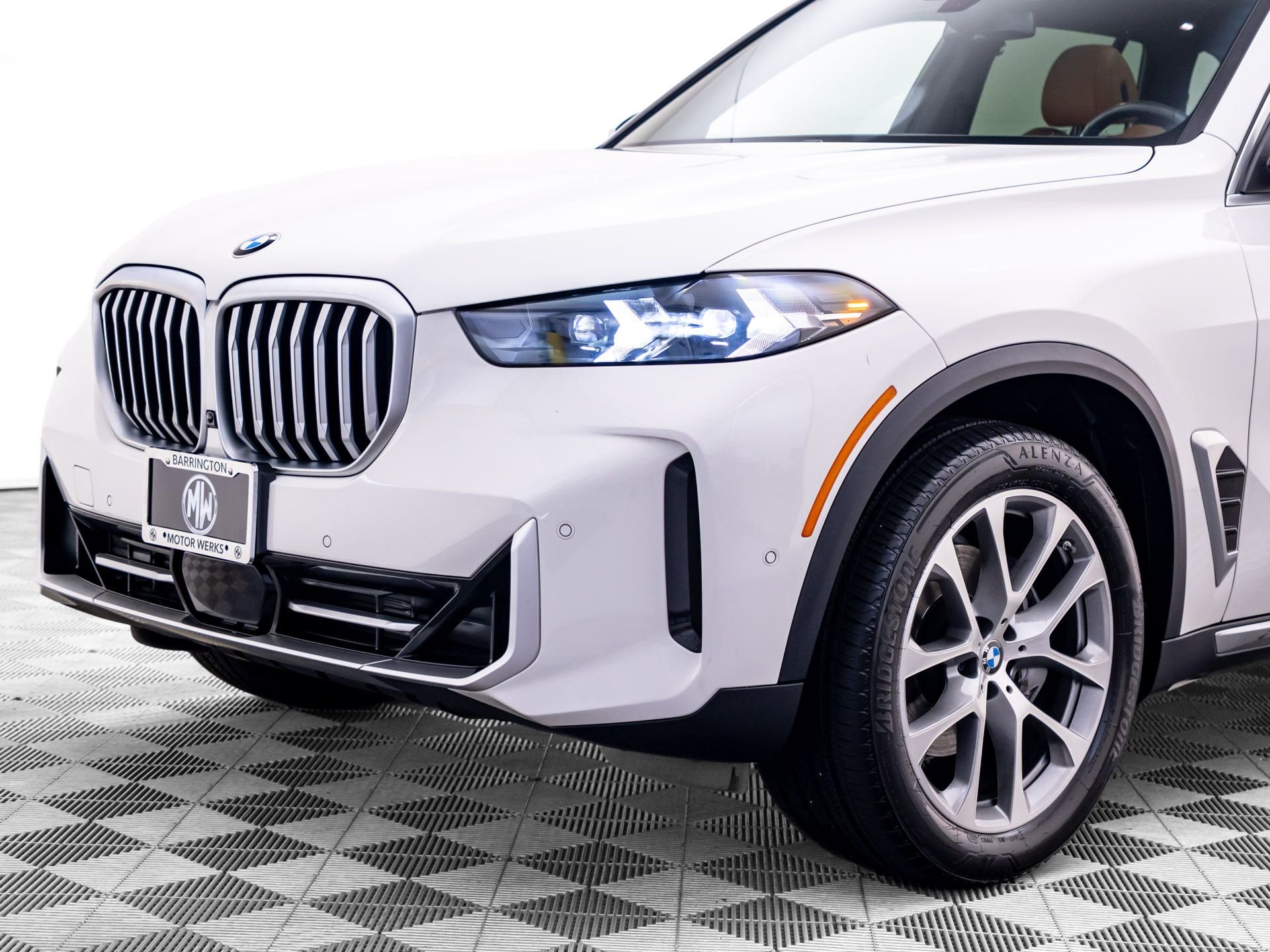 Certified Used 2024 Alpine White BMW xDrive40i image 39