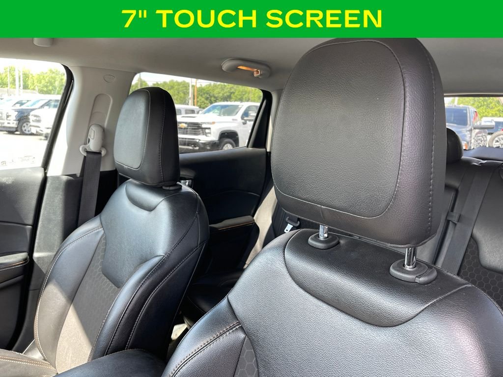 Used 2021 Diamond Black Crystal Pearlcoat Jeep Latitude image 12