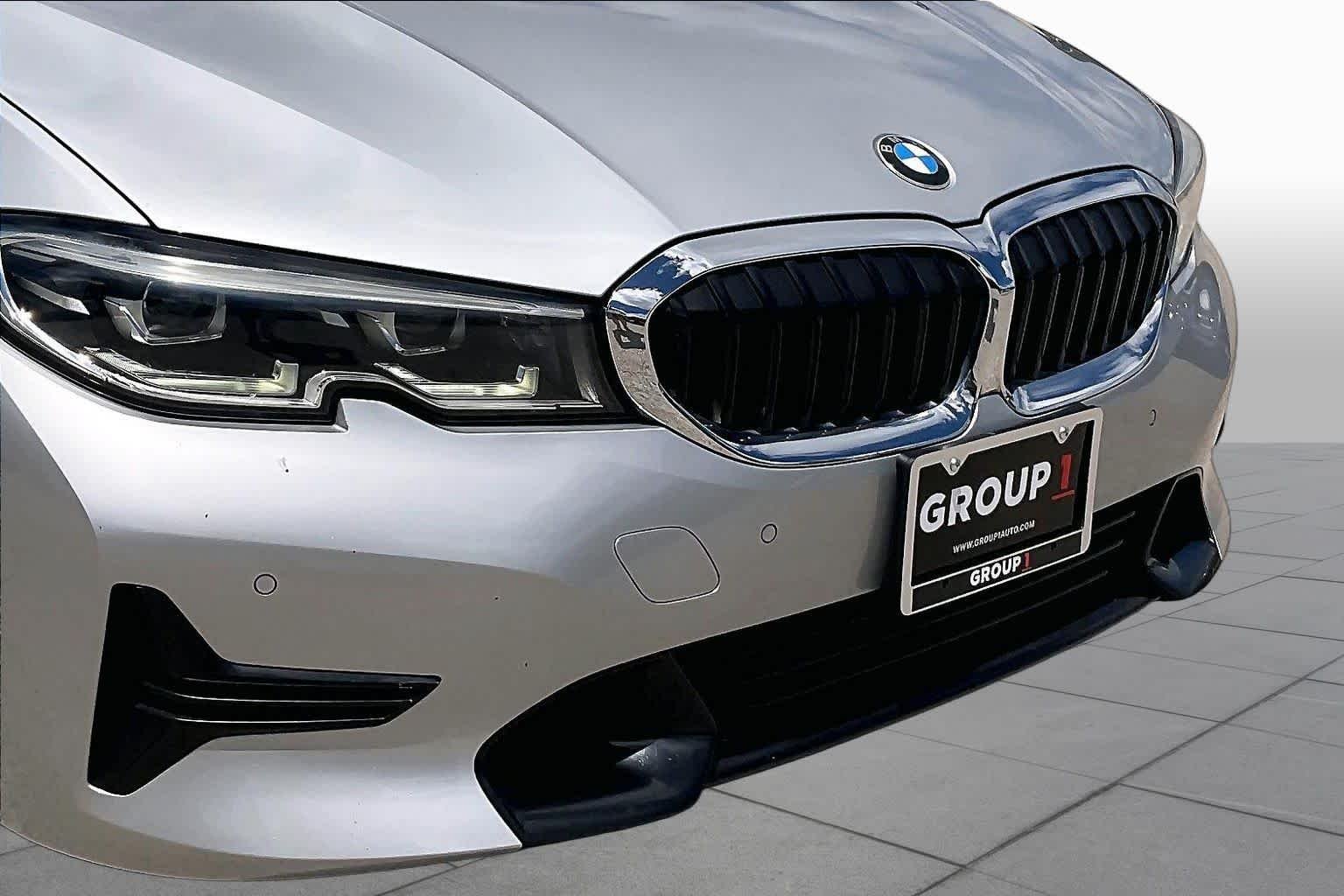 Used 2019 Glacier Silver Metallic BMW 330i image 29