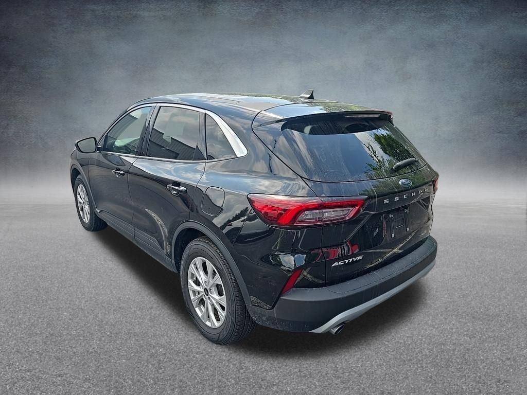 Used 2024 Black Metallic Ford Active image 7