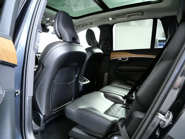 Certified Used 2022  Volvo T5 Momentum image 13