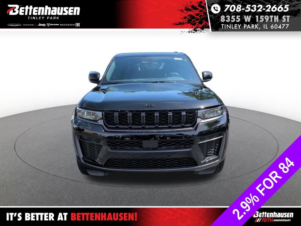 New 2026 Diamond Black Crystal Pearl-Coat Exterior Paint Jeep Laredo image 15