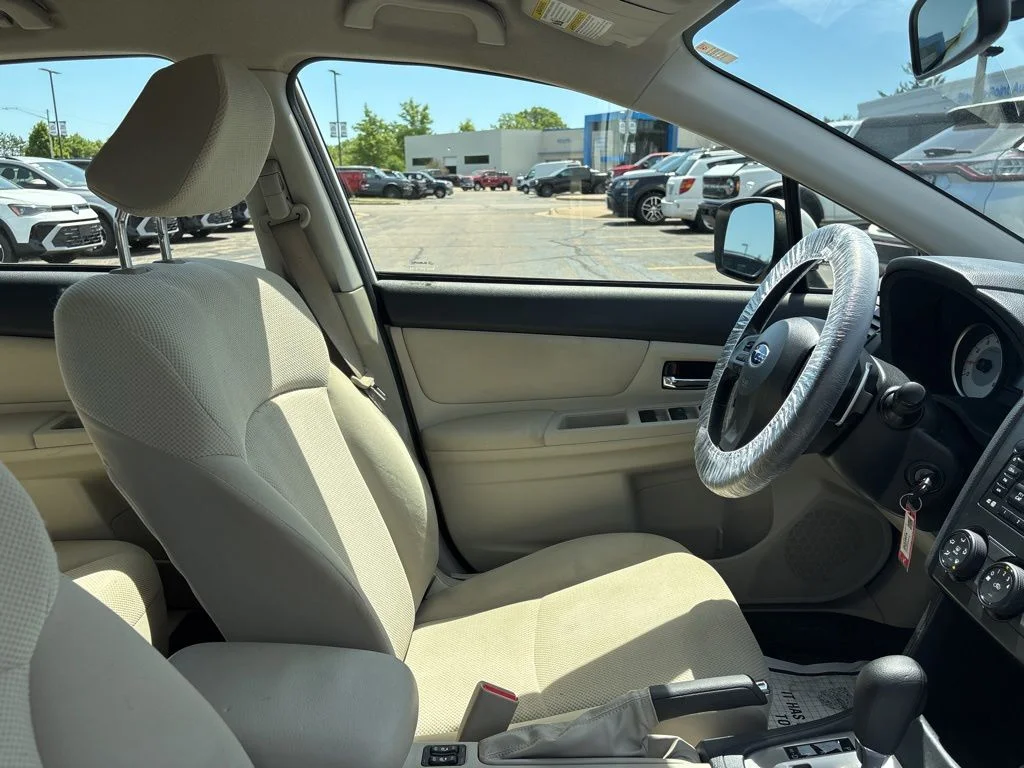 Used 2014 Satin White Pearl Subaru 2.0i Premium image 33