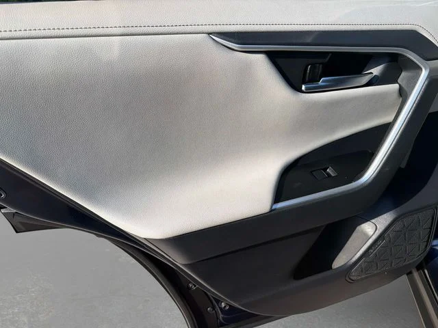 2019 Toyota RAV4 Limited - Photo 13