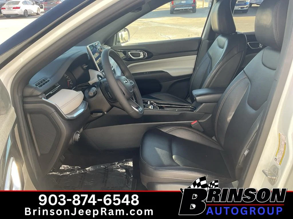 Used 2024 White Jeep Limited image 25