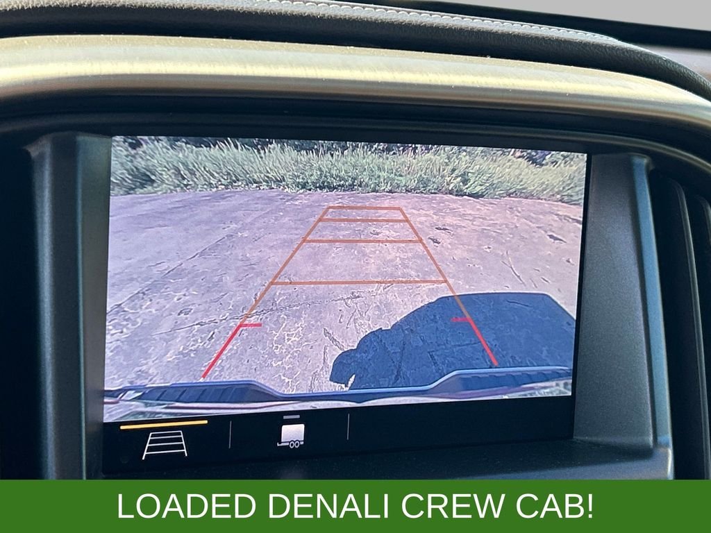 Used 2022 White GMC Denali image 32
