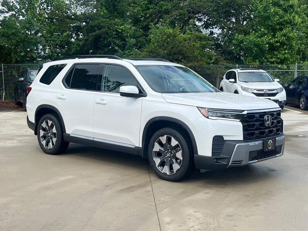 2026 Honda Pilot Touring AWD's photo