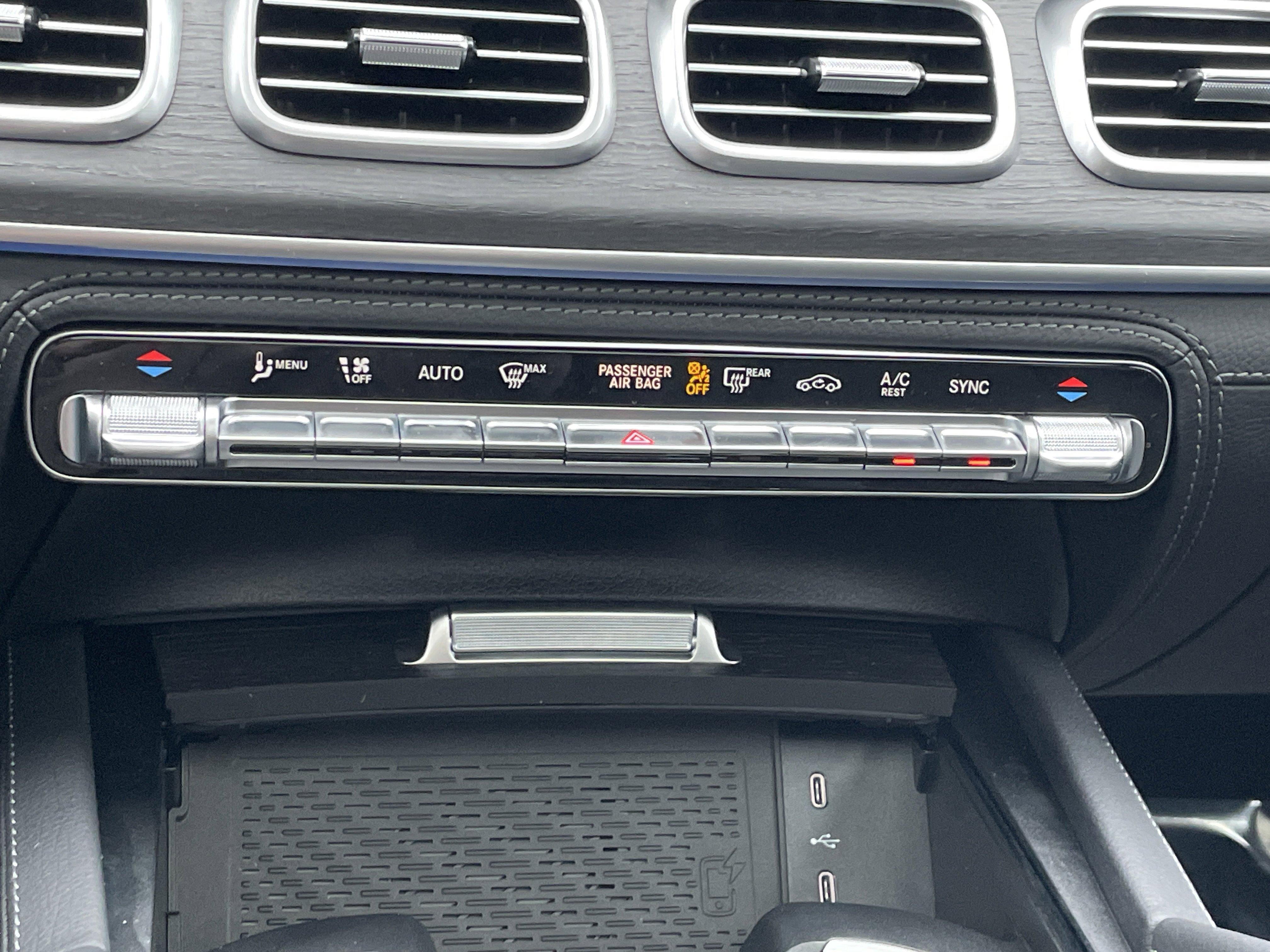 New 2026 Obsidian Black Metallic Mercedes-Benz GLE 580 4MATIC® SUV image 30