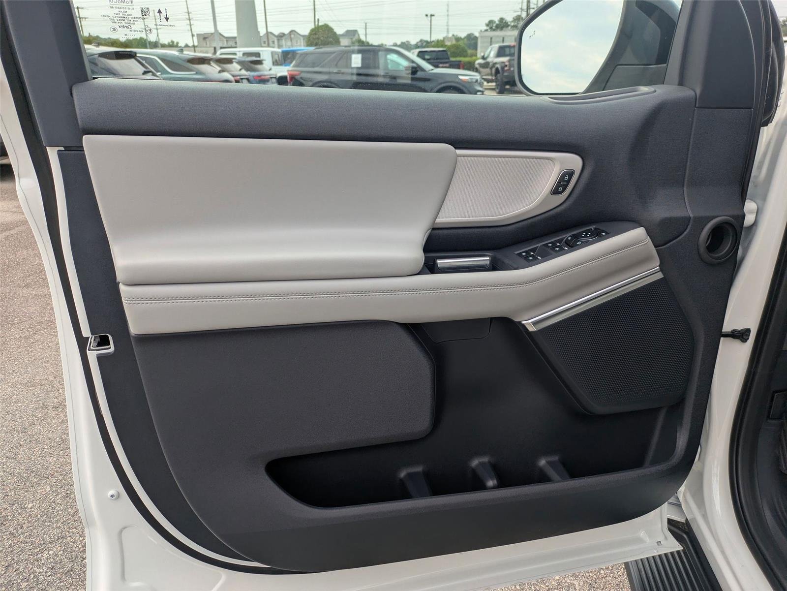 New 2026 Star White Metallic Tri-Coat Ford Active image 11