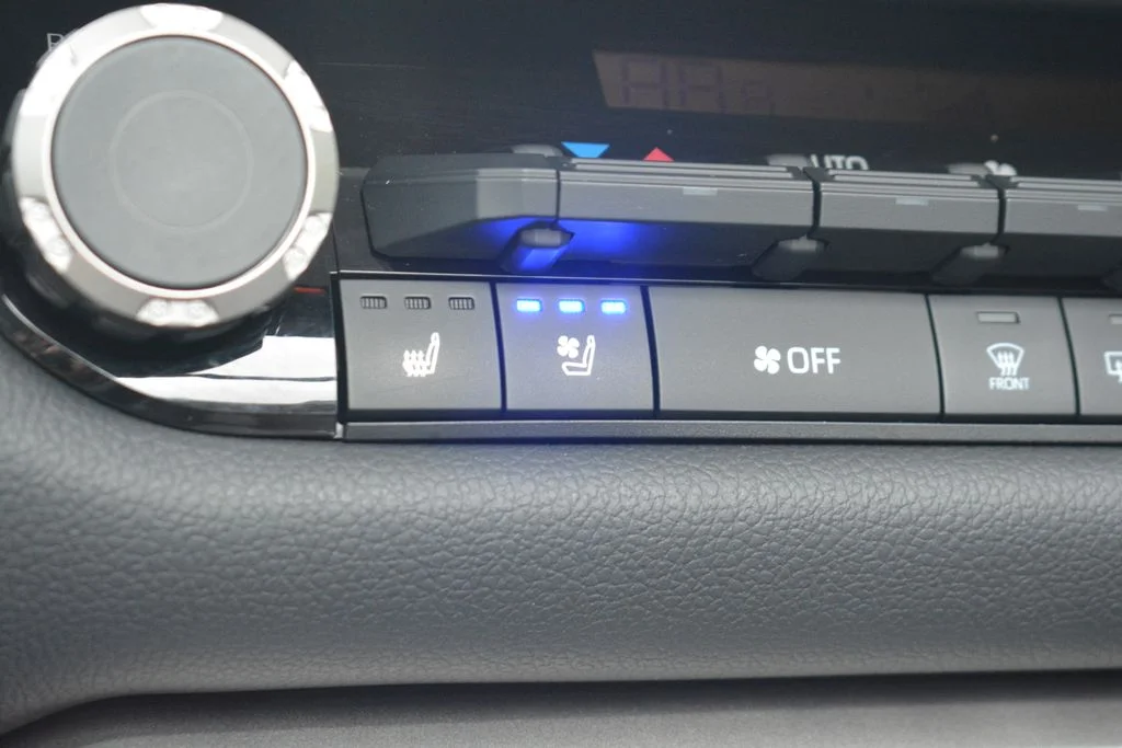 2024 Toyota Tundra Limited - Photo 17