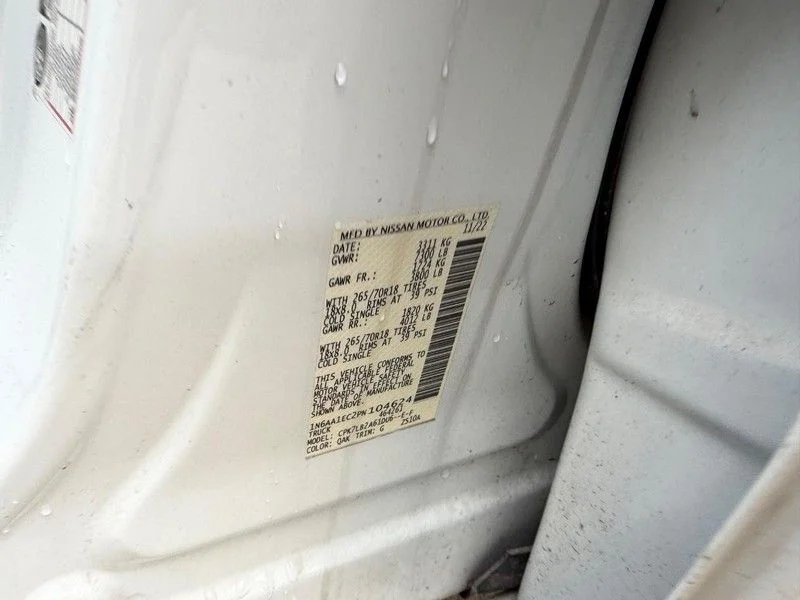 2023 Nissan Titan SV - Photo 18