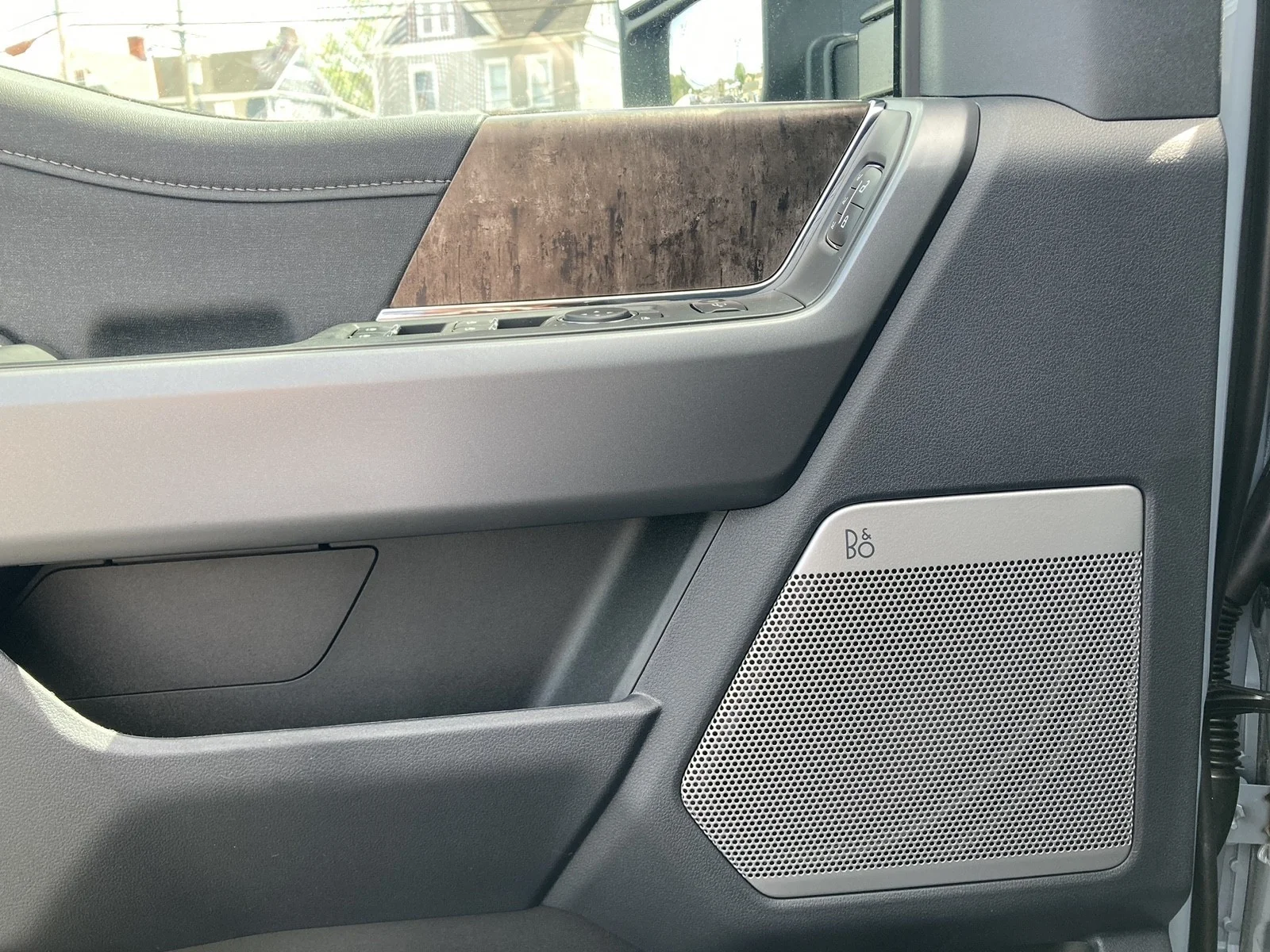 New 2026 Glacier Gray Metallic Tri-Coat Ford F-350® Lariat® image 13