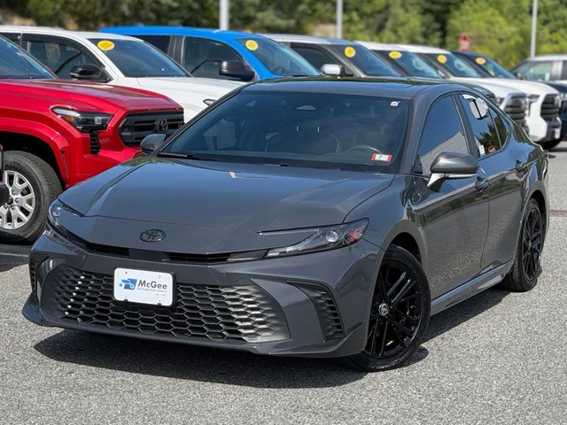 2025 Toyota Camry SE
