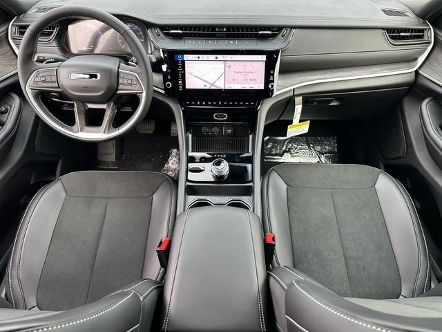 New 2026 Bright White Clear-Coat Exterior Paint Jeep Laredo Altitude image 14