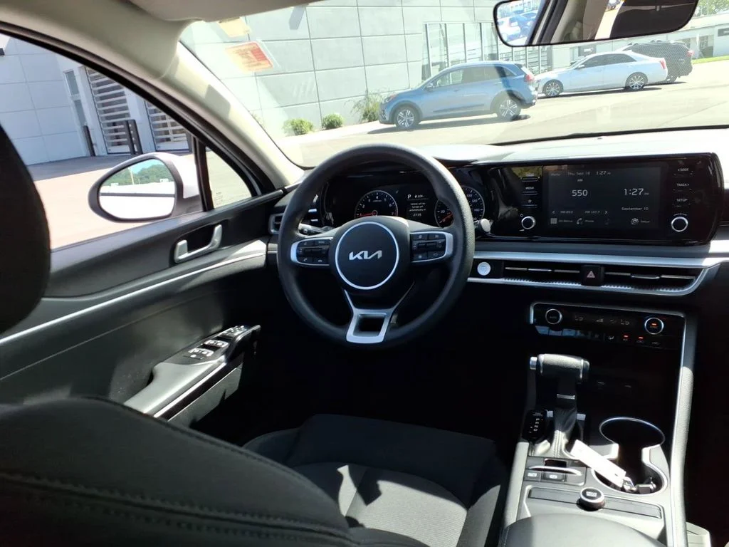 Used 2024 White Kia LXS image 15