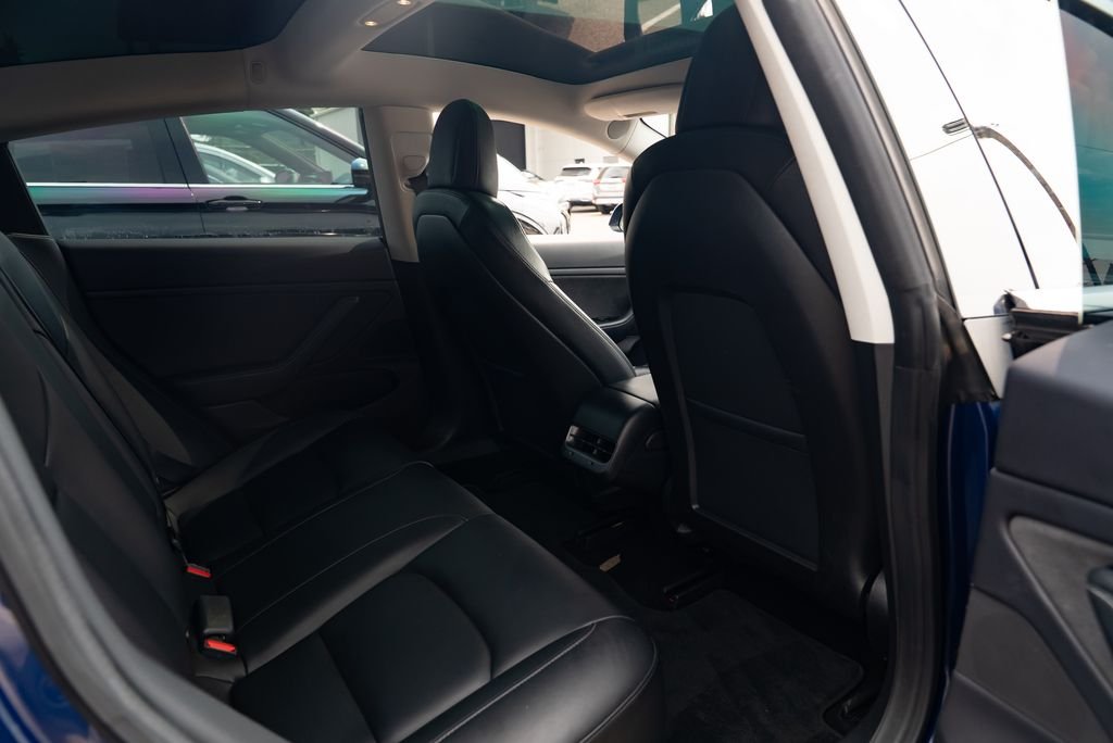 Used 2019 Deep Blue Metallic Tesla Performance image 19