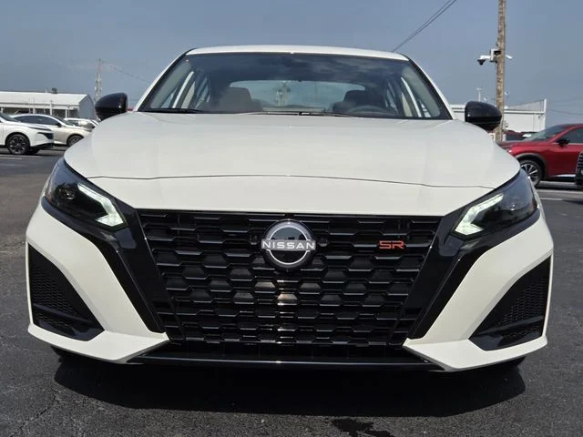 New 2026 White Nissan 2.5 SR image 8