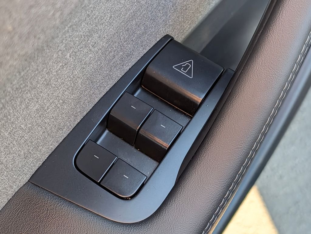 2026 Tesla Model Y Standard - Photo 19