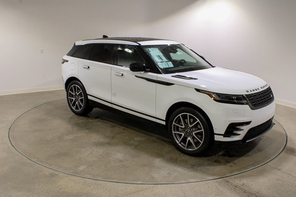 Certified Used 2026 Fuji White Land Rover Dynamic SE image 7
