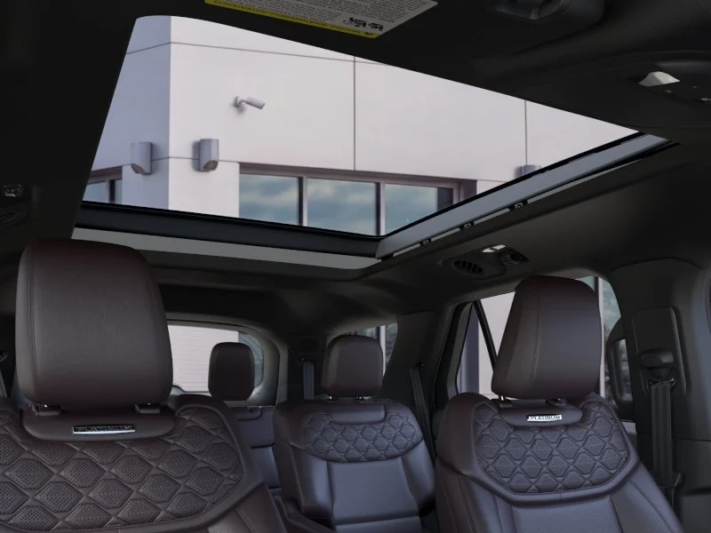 New 2026 Star White Metallic Tri-Coat Ford Platinum™ image 45