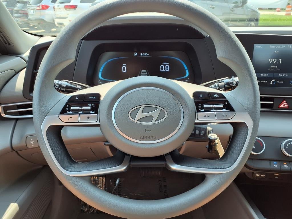 2025 Hyundai Elantra SE - Photo 20
