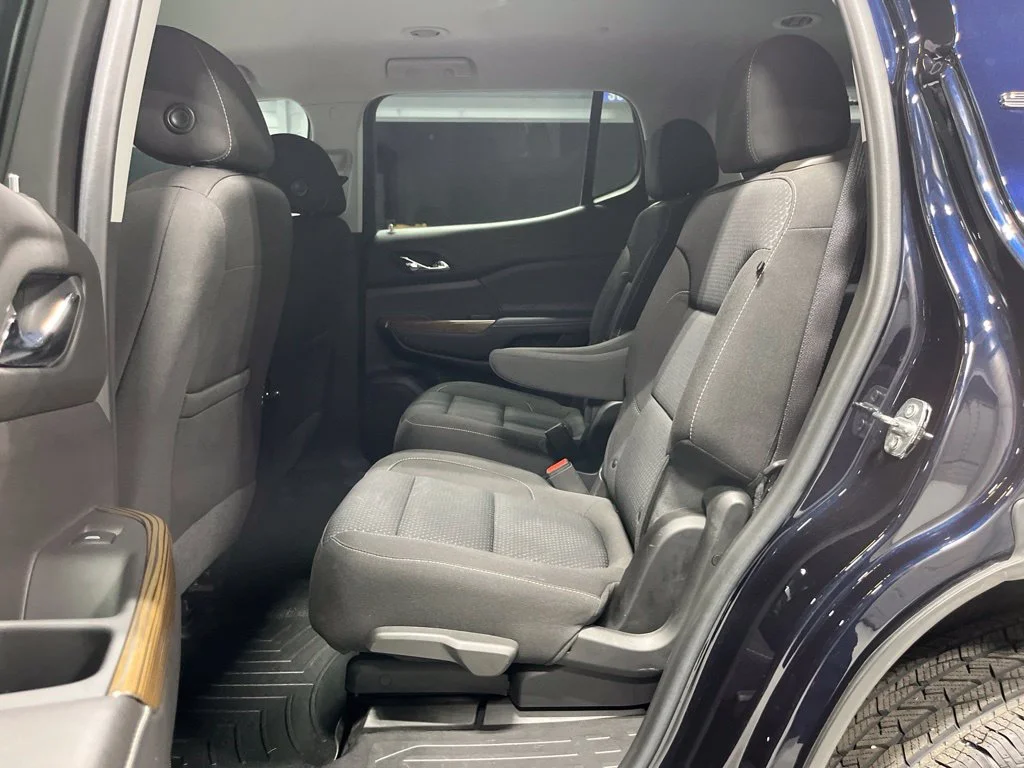 Used 2021 Midnight Blue Metallic GMC SLE image 31
