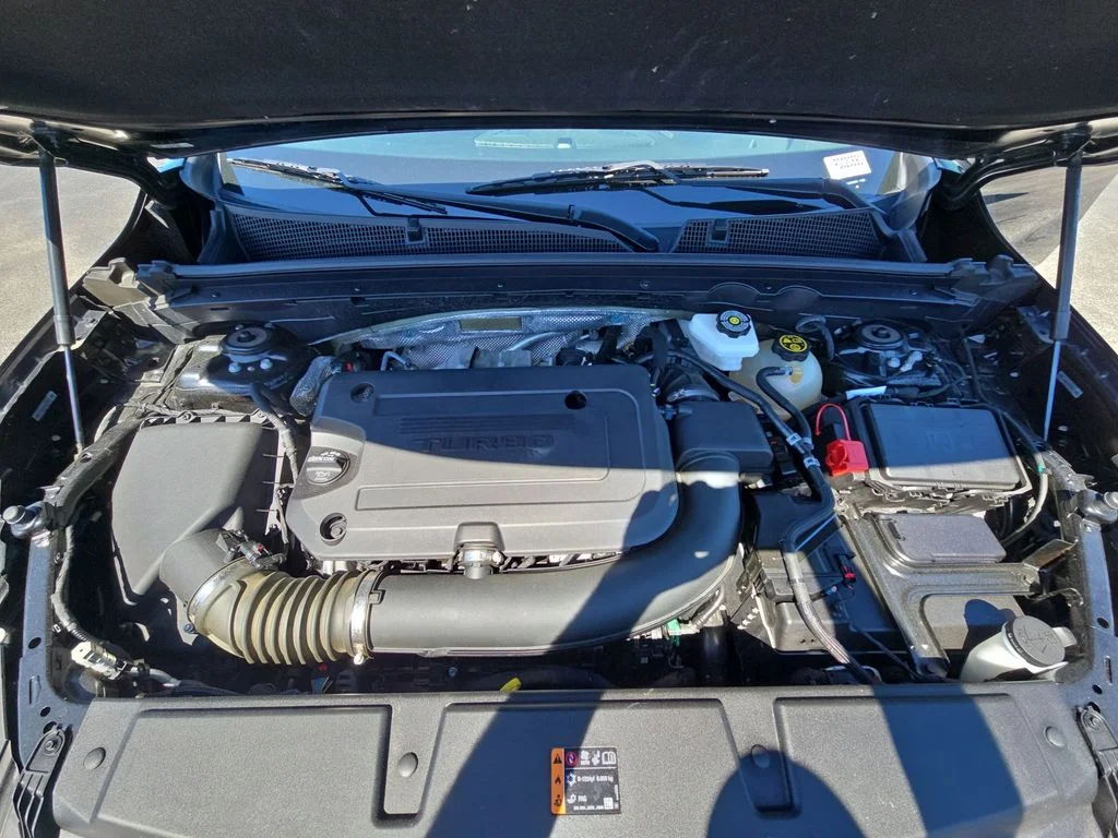 Used 2023 Black Buick Essence image 32
