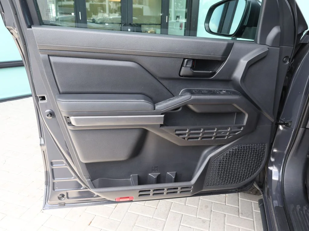 Used 2025 Black Toyota SR5 image 9