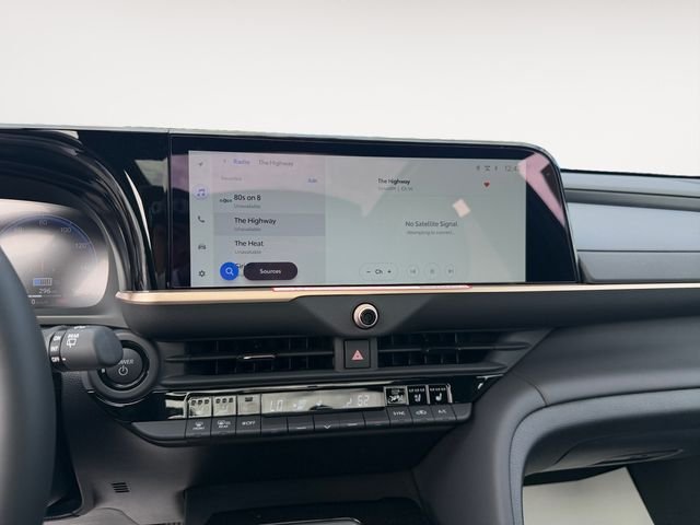 2026 Toyota Crown Signia Limited - Photo 15