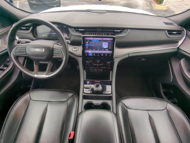 Used 2024 White Jeep 4xe image 18